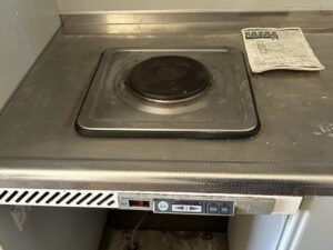 神奈川のキッチン取付け隊　ミニキッチン用1口ヒーターの取替　施工前